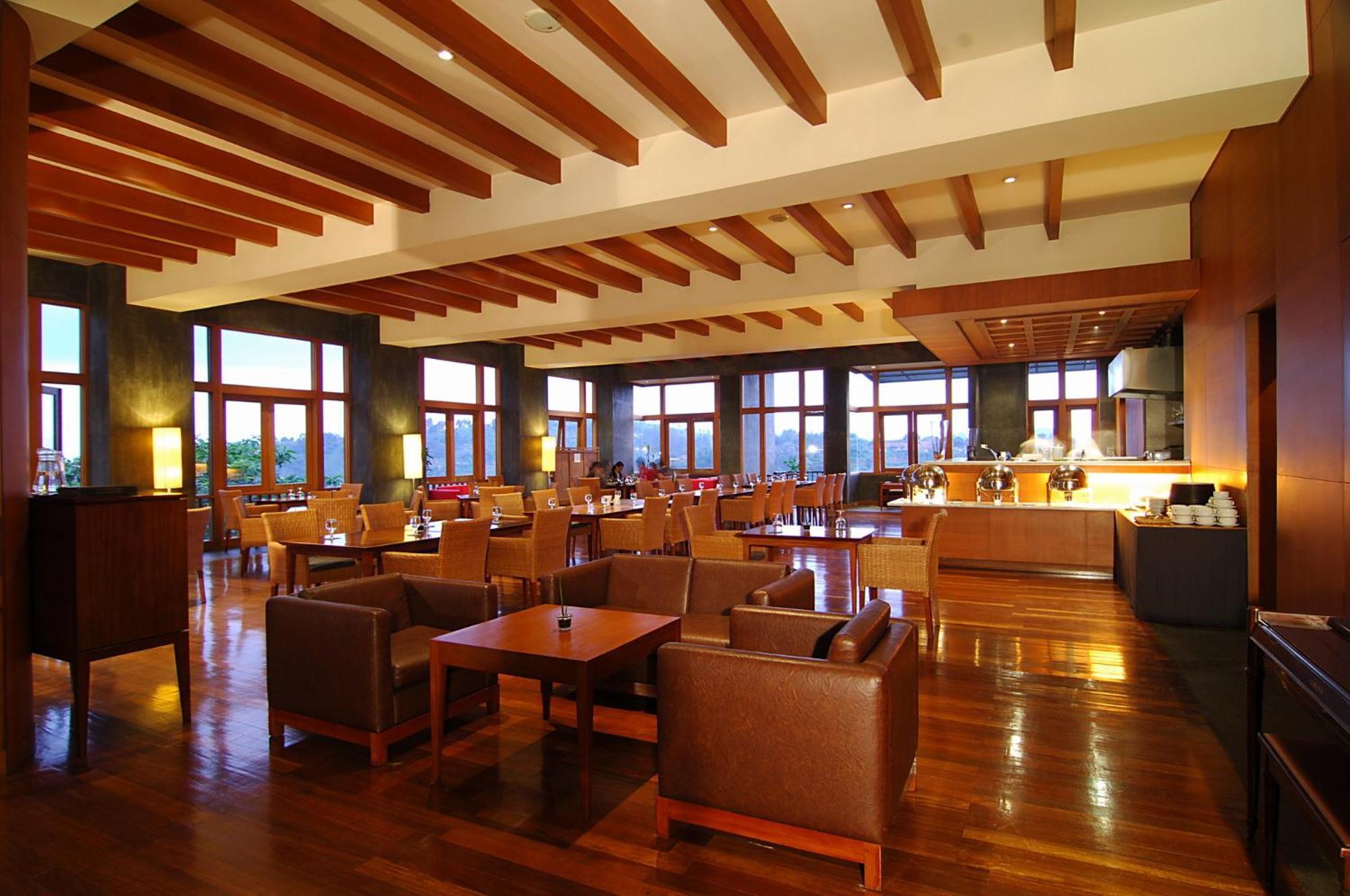 Sangria Resort And Spa Лембанг Екстериор снимка