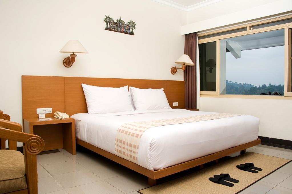 Sangria Resort And Spa Лембанг Екстериор снимка