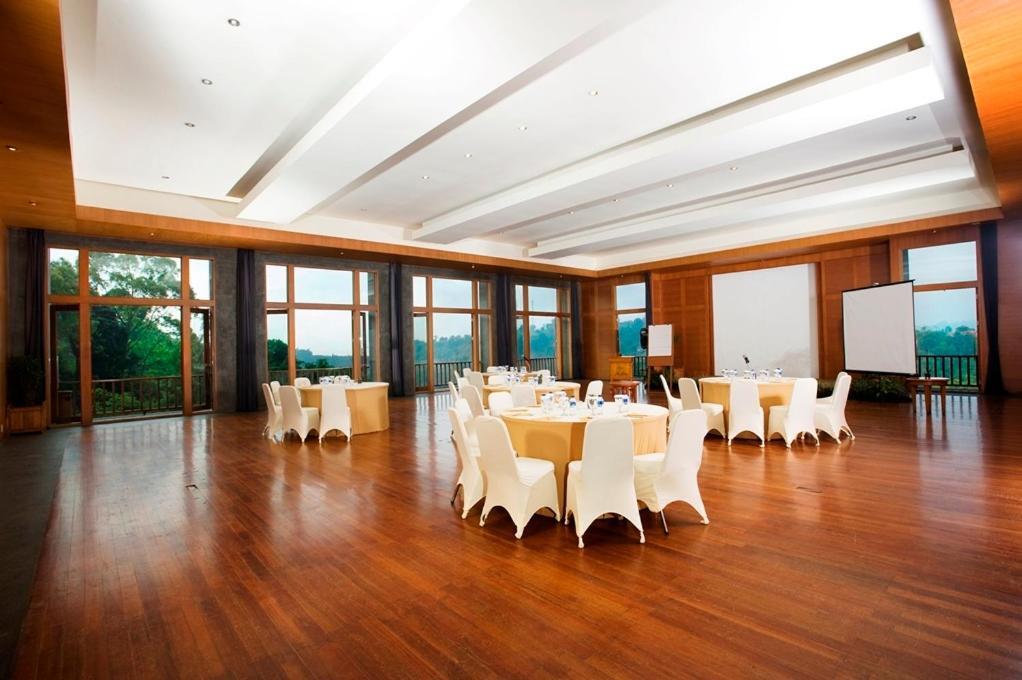 Sangria Resort And Spa Лембанг Екстериор снимка