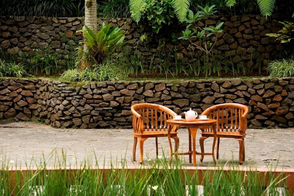 Sangria Resort And Spa Лембанг Екстериор снимка